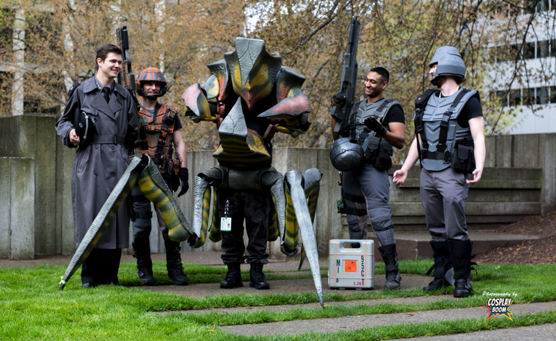 Illustration for article titled Iron Man's Best Friend Ultron, Chappie Cosplay and a Whole Lot of Halo